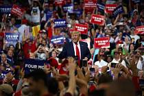 Šéf Bílého domu Donald Trump dnes na shromáždění svých přívrženců v Orlandu na Floridě ohlásil, že oficiálně začíná svou kampaň za znovuzvolení prezidentem USA.