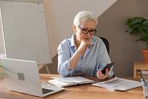 Lidé v těsně předdůchodovém věku si nyní ve velkém žádají o předčasný důchod. Podmínky pro jeho přiznání by se měly brzy výrazně zpřísnit. Ilustrační foto