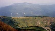 Bývalé větrné elektrárny ČEZ v Jeseníkách (lokalita Mravenečník, 90. léta 20. století)