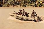 Američtí Navy SEALs ve Vietnamu koncem šedesátých let. Ve stejné době do tehdejší jednotky Navy SEAL Two vstoupil Richard Marcinko.