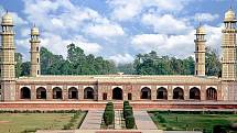 Jahangirův hrob je nejslavnějším mauzoleem v Pákistánu. Hrobka pochází ze 17. století. Aktuálně je ale podle Světového památkového fondu v ohrožení a nutně potřebuje rekonstrukci.