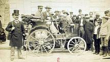 První vůz s volantem řídil Alfred Vacheron
