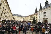 Demonstrace spolku Milion chvilek pod heslem Dotáhneme změnu: Demokrat na Hrad, 8. ledna 2023, Praha