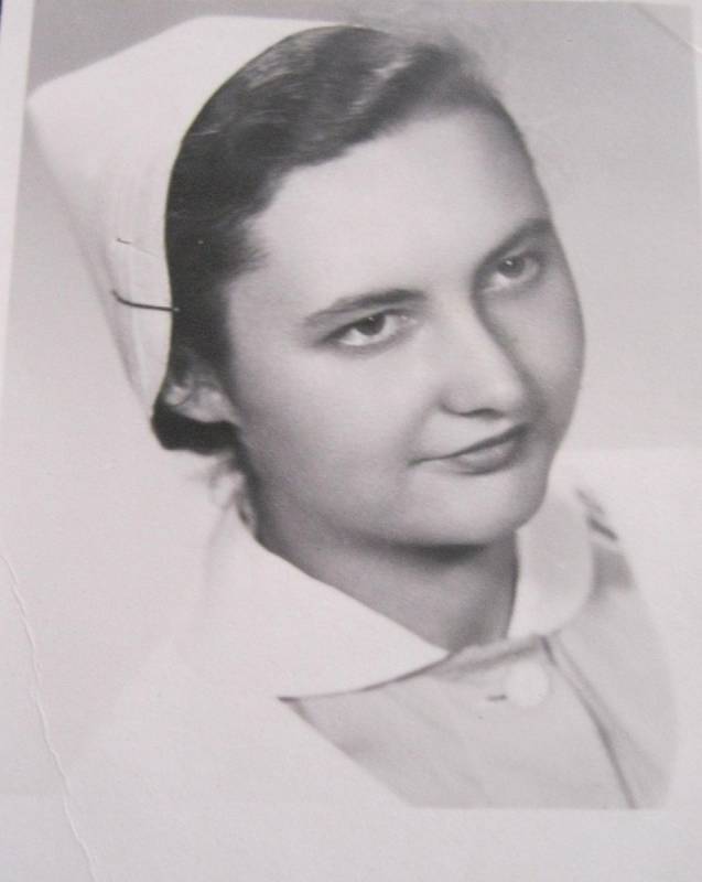  Ingeborg Cäsarová jako zdravotní sestra (1954)