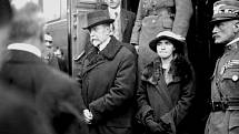 Tomáš Garrigue Masaryk s dcerou Olgou dne 21. prosince 1918 na nádraží v Táboře při zastávce na své cestě do Prahy
