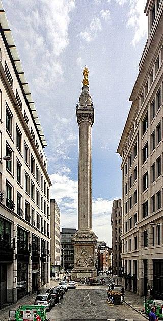 Památník Velkého požáru Londýna, který navrhl Christopher Wren.