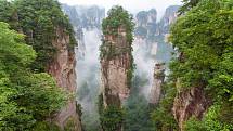 Kamenný les Zhangjiajie v Číně se stal předlohou k filmu Avatar.