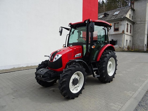 Traktor Basak 2075.