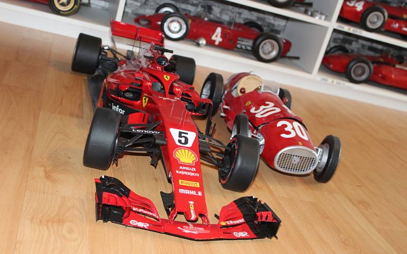 Sbírka papírových modelů monopostů F1 Ferrari Milana Pauluse