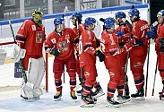 Čeští hokejisté slaví vítězství proti domácímu Finsku, díky kterému ovládli celý turnaj Karjala.