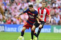 Lionel Messi z Barcelony (vlevo) v zápase proti Bilbau.
