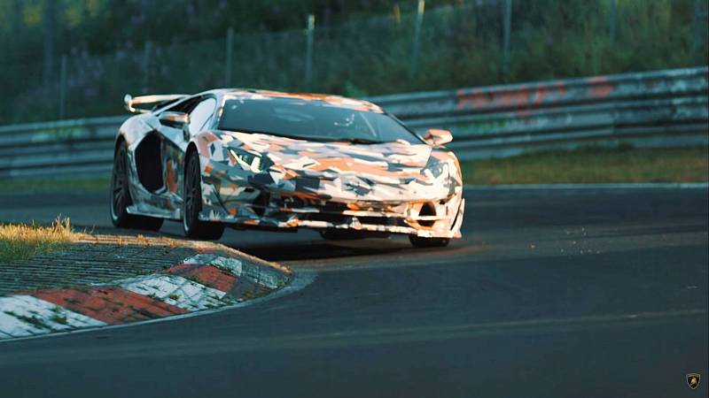 Lamborghini Aventador SVJ při rekordu na Nürburgringu