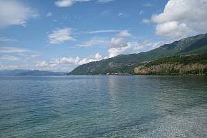 Ochridské jezero je záhadnější, než se zdálo. Na svém dně ukrývá tisíce let starou osadu s mohutným opevněním.