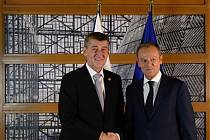 Český premiér Andrej Babiš (vlevo) se 14. prosince 2017 v Bruselu před summitem EU setkal s šéfem Evropské rady Donaldem Tuskem.