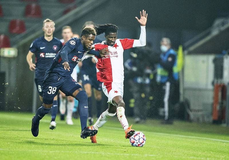 Peter Olayinka v zápase Midtjylland - Slavia