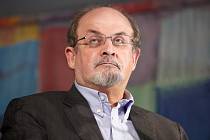 Britský spisovatel indického původu Salman Rushdie