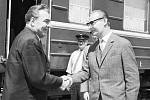 Leonid Iljič Brežněv se po vystoupení z vlaku v Čierné nad Tisou v červenci 1968 zdraví s Alexandrem Dubčekem. Rozhovory se vedly přímo ve vagonech, proto získaly označení vagonová jednání