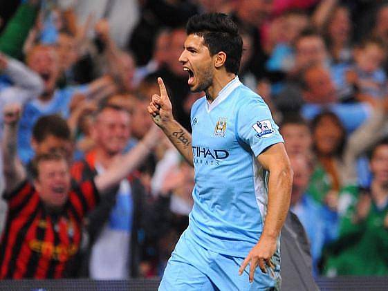 Fotbalista Sergio Agüero ukončil kvůli problémům se srdcem kariéru.