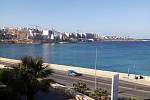 Fotbalový turnaj na Maltě: Výhled z hotelu Salini, který je vyhrazen jen fotbalistům