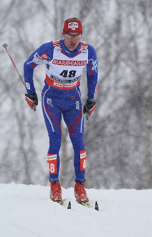 Lukáš Bauer si v intervalovém závodu na 15 km klasicky doběhl pro stříbrnou medaili. 