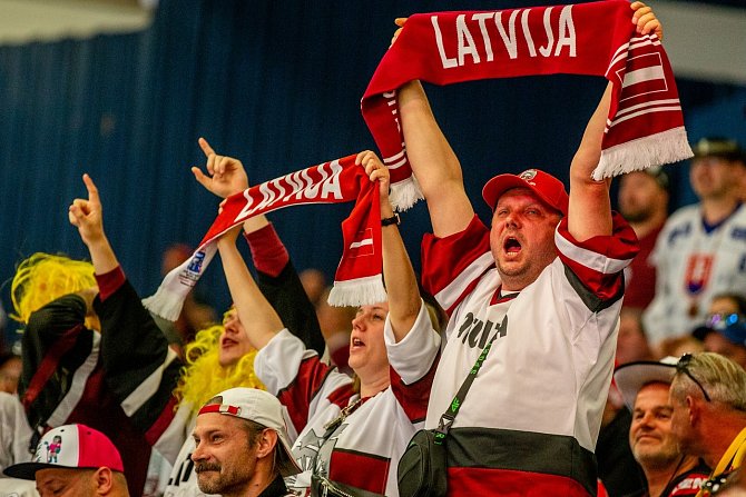 Lotyšští fanoušci na mistrovství světa v hokeji.