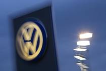 Německá automobilová skupina Volkswagen bude od svých dodavatelů požadovat snížení cen v celkovém rozsahu tři miliardy eur (81 miliard Kč). 