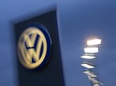 Německá automobilová skupina Volkswagen bude od svých dodavatelů požadovat snížení cen v celkovém rozsahu tři miliardy eur (81 miliard Kč). 