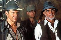 Harrison Ford (vlevo) se Seanem Connerym ve filmu Indiana Jones a Poslední křížová výprava
