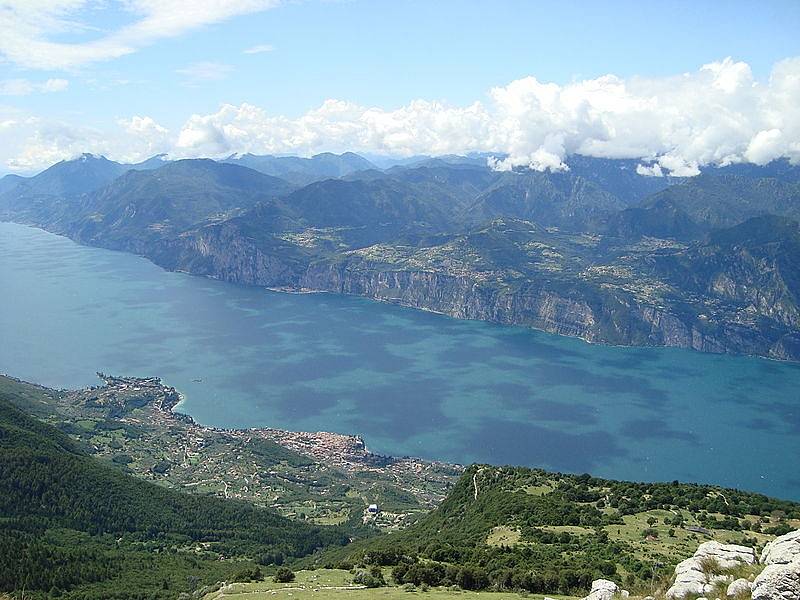 Materiál pro výrobu takzvané Willendorfské venuše její tvůrci možná nasbírali u italského jezera Garda, naznačuje nový výzkum.