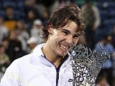 Rafael Nadal se raduje ze svého prvního letošního vítězství.