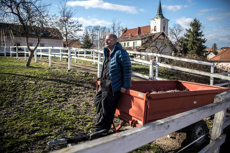 Jak se zjistí, že něco funguje a vydělá peníze, objeví se následovníci. Já měl kliku, že jsem byl víceméně u začátku. Taky budu asi brzo končit... Cítím, že jsem trochu dinosaurus. Přijdou nový, hyperaktivní borci.