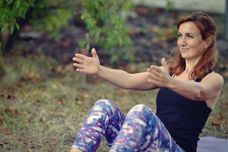 Alena Vůjtová, lektorka pilates a jógy. Cvičení ji provází už dlouhou dobu.