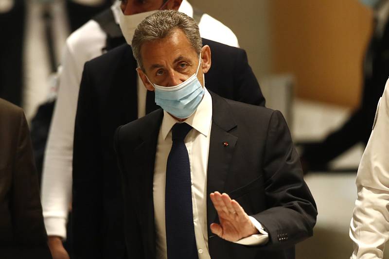 Bývalý francouzský prezident Nicolas Sarkozy u soudu v Paříži 1. března 2021