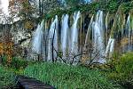 Nejstarším, největším a také nejnavštěvovanějším národním parkem v Chorvatské republice jsou Plitvická jezera.