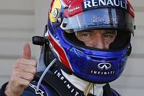 Pilot F1 Mark Webber na okruhu v Suzuce.