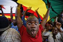 Zimbabwe slaví Mugabeho brzký konec 
