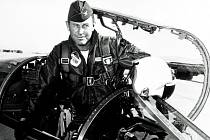 Letecká legenda Charles Elwood Yeager.