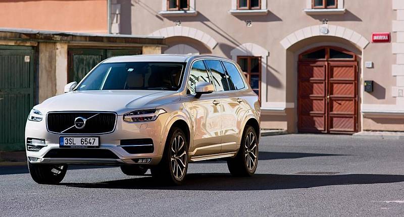 Volvo XC90.