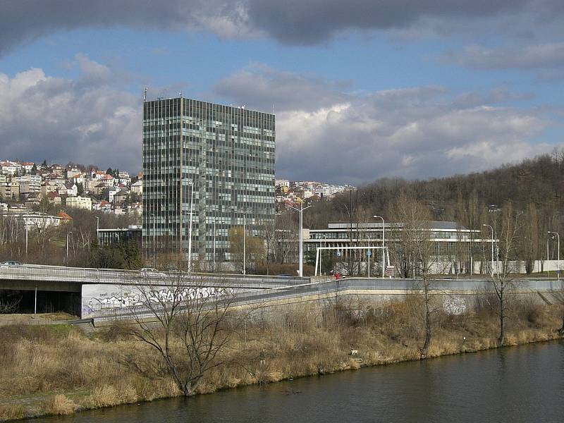 Matematicko-fyzikální fakulta, areál „Trója“, Univerzita Karlova v Praze