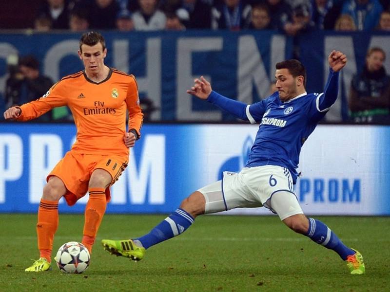 Gareth Bale z Realu Madrid (vlevo) a Sead Kolasnič z Schalke.