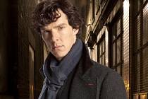 Benedict Cumberbatch jako Sherlock Holmes.