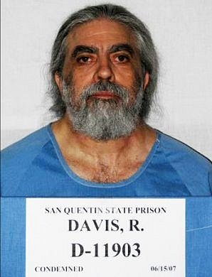 Richard Allen Davis. Muž, který unesl a zabil Polly Klaasovou. Nyní čeká na vykonání trestu smrti. Snímek z vězení.