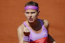 Lucie Šafářová slaví postup do semifinále French Open
