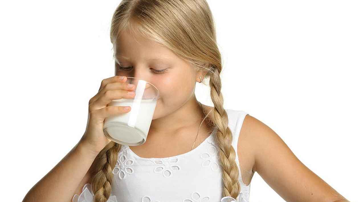 порно маленькая девочка в молоке фото 17