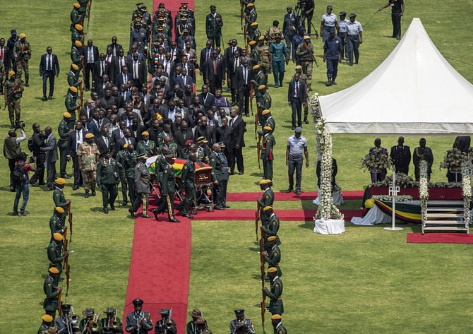 Státní pohřeb bývalého jihoafrického prezidenta Roberta Mugabeho v Harare