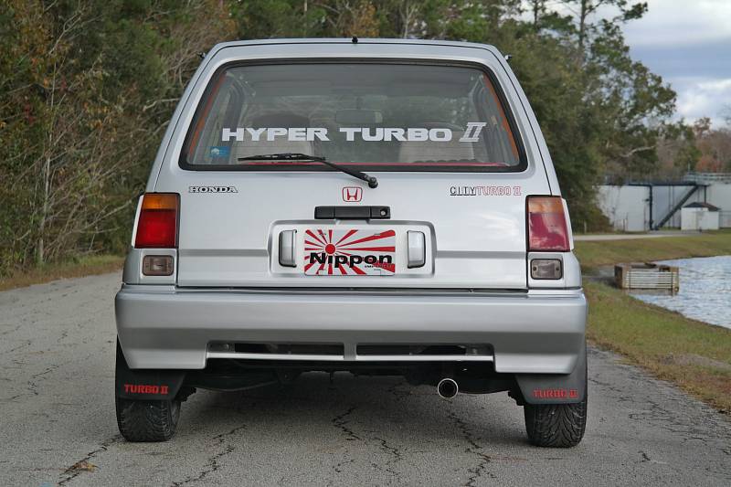 Honda City Turbo a Motocompo