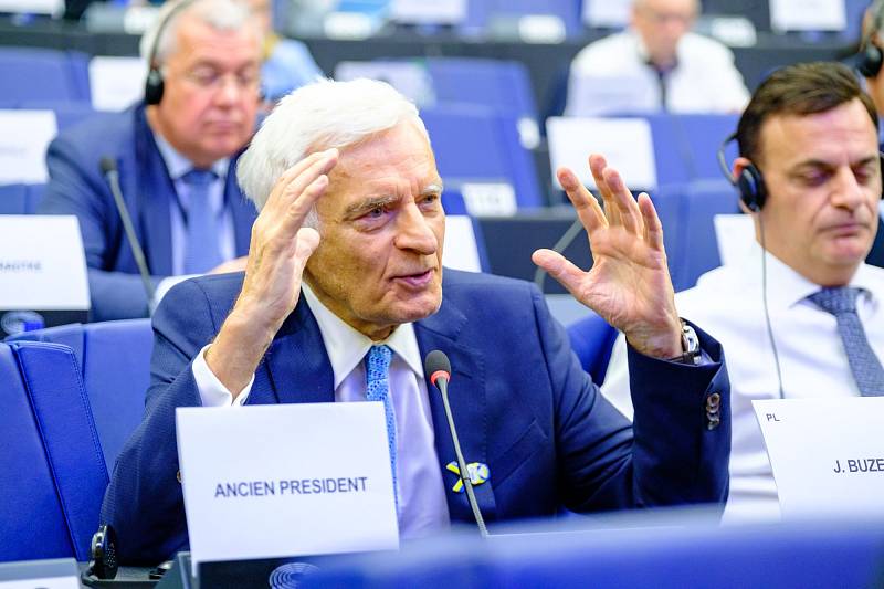 Bývalý předseda Evropského parlamentu a premiér Polské vlády Jerzy Buzek