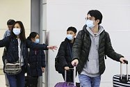 Nebezpečný koronavirus zasáhl města v Číně. S cestovním ruchem by se ale mohl rozšířit i jinam.