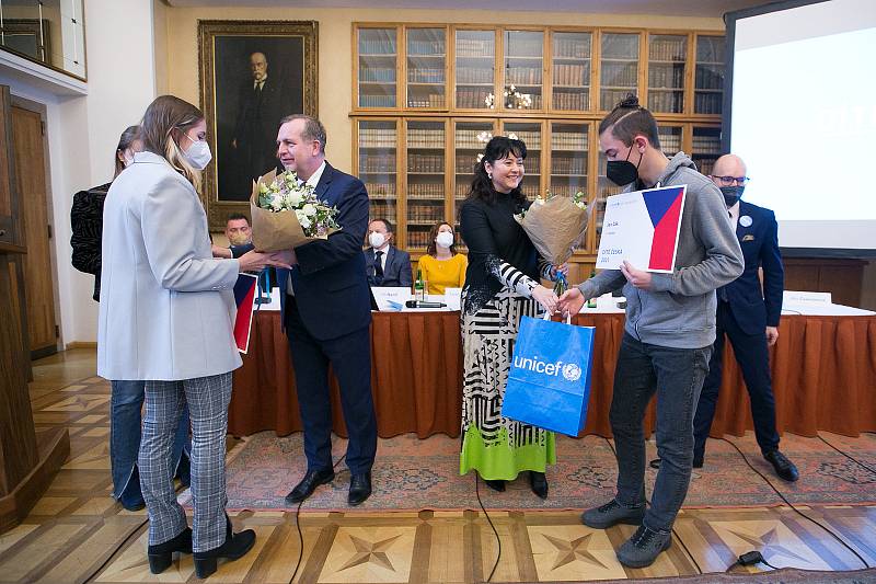 Loňské slavnostní vyhlášení výsledků prvního ročníku ankety Dítě Česka české pobočky UNICEF.