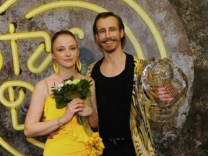 Vítězkou sedmé řady oblíbené taneční soutěže StarDance se stala herečka a bloggerka Marie Doležalová, která tančila s Markem Zelinkou.